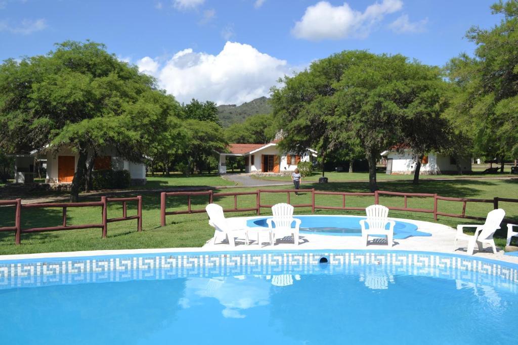 Cabanas Los Algarrobos Villa General Belgrano Exterior photo