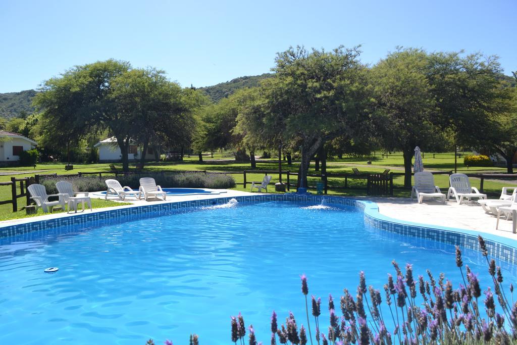 Cabanas Los Algarrobos Villa General Belgrano Exterior photo