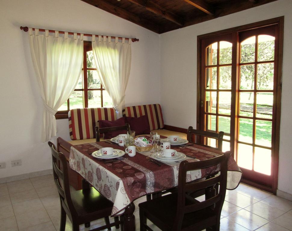 Cabanas Los Algarrobos Villa General Belgrano Exterior photo