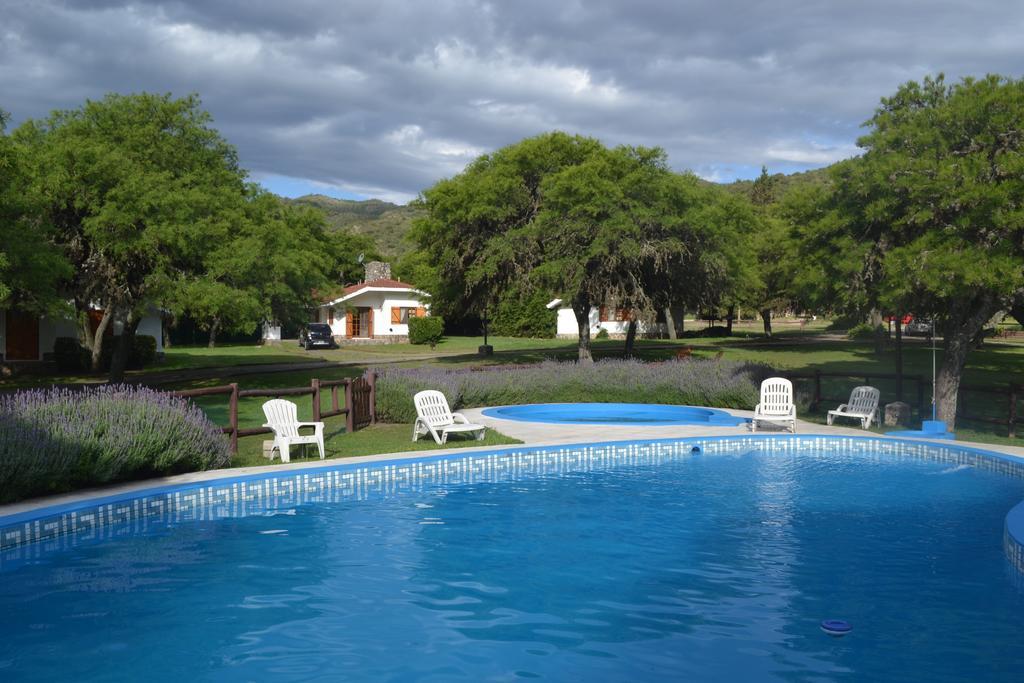 Cabanas Los Algarrobos Villa General Belgrano Exterior photo
