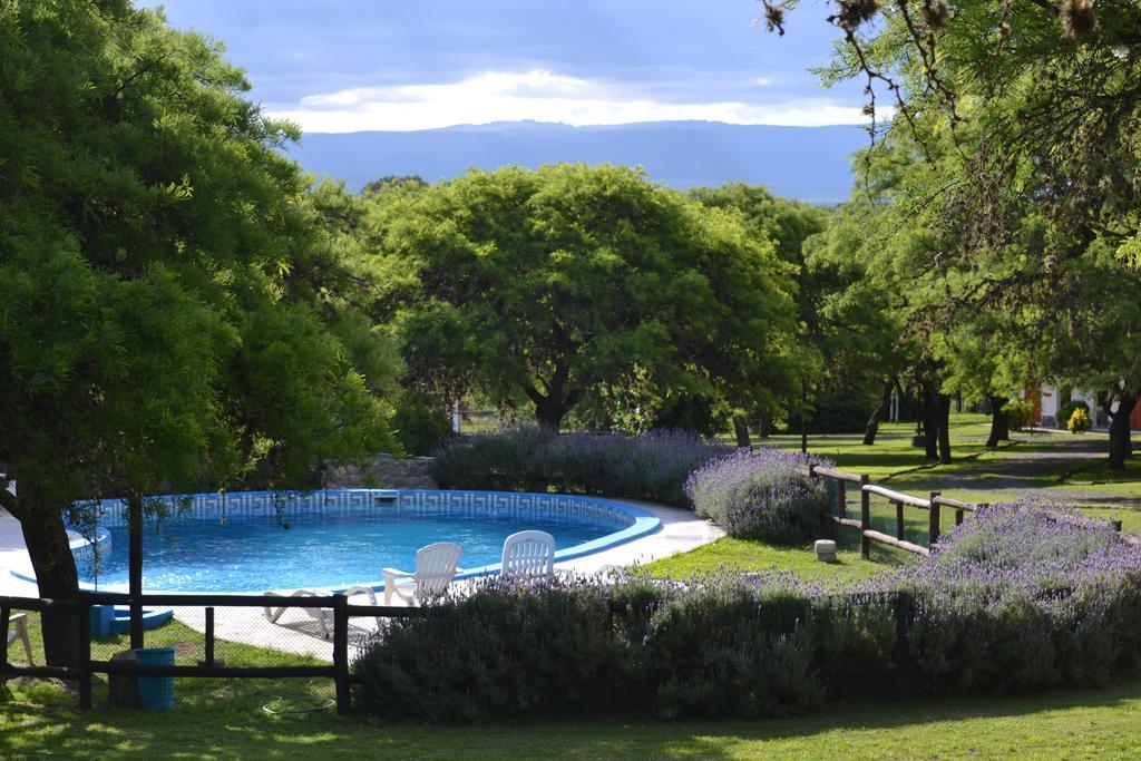 Cabanas Los Algarrobos Villa General Belgrano Exterior photo